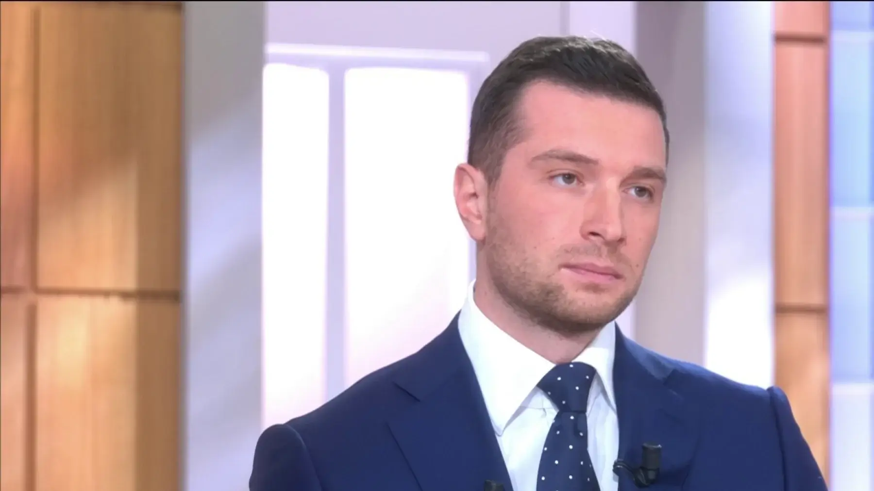 Affaire Jordan Bardella : son ex Kelly Betesh vole à son secours... "Je ne l'ai jamais entendu..."