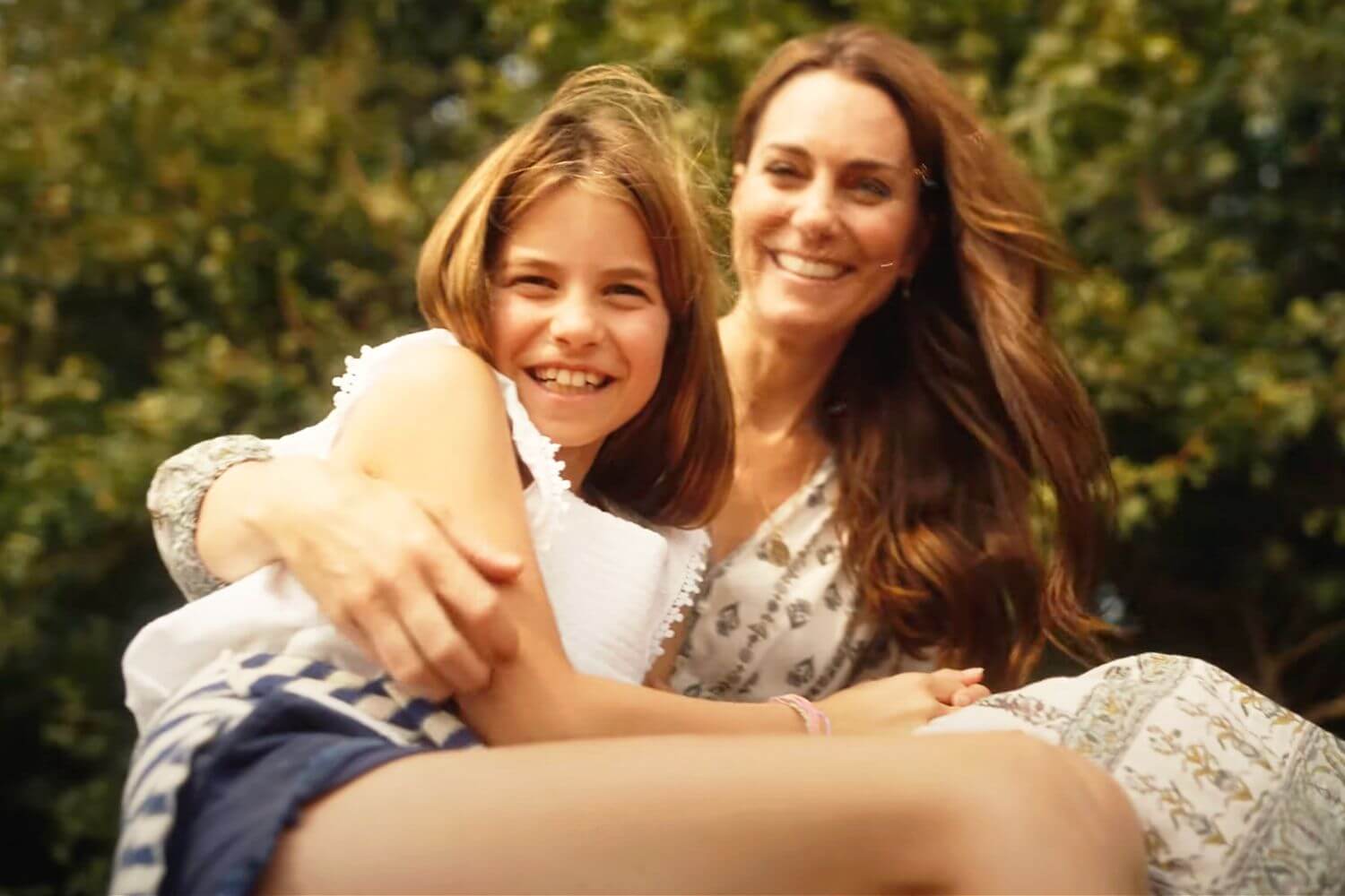 Kate Middleton et la princesse Charlotte aperçues dans le métro, les images font réagir 