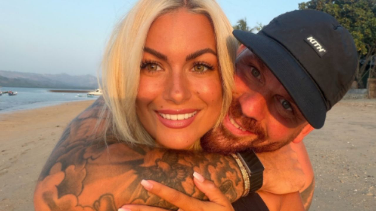 "Une question de…" : Carla Moreau et Raphaël Pépin en couple ? Aqababe fait de nouvelles révélations !