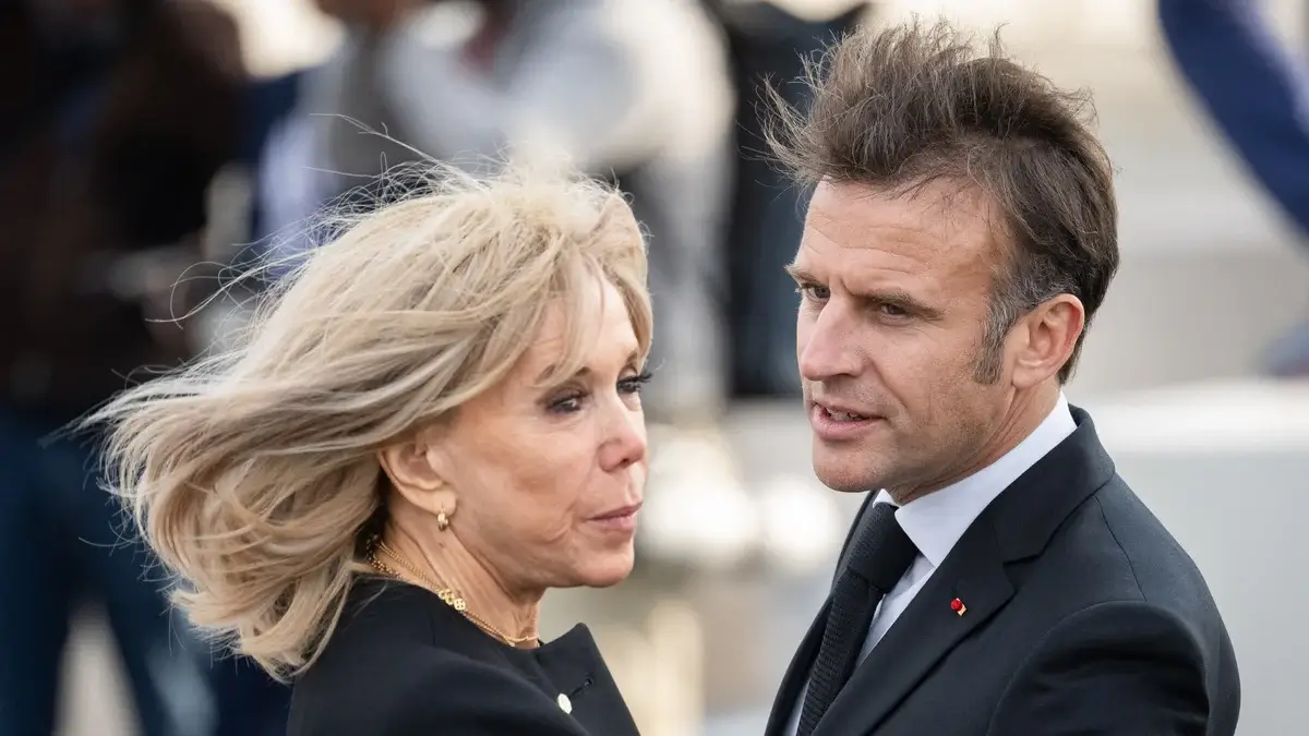Emmanuel Macron furieux contre France 2 : cette pancarte visant Brigitte Macron qui fait polémique