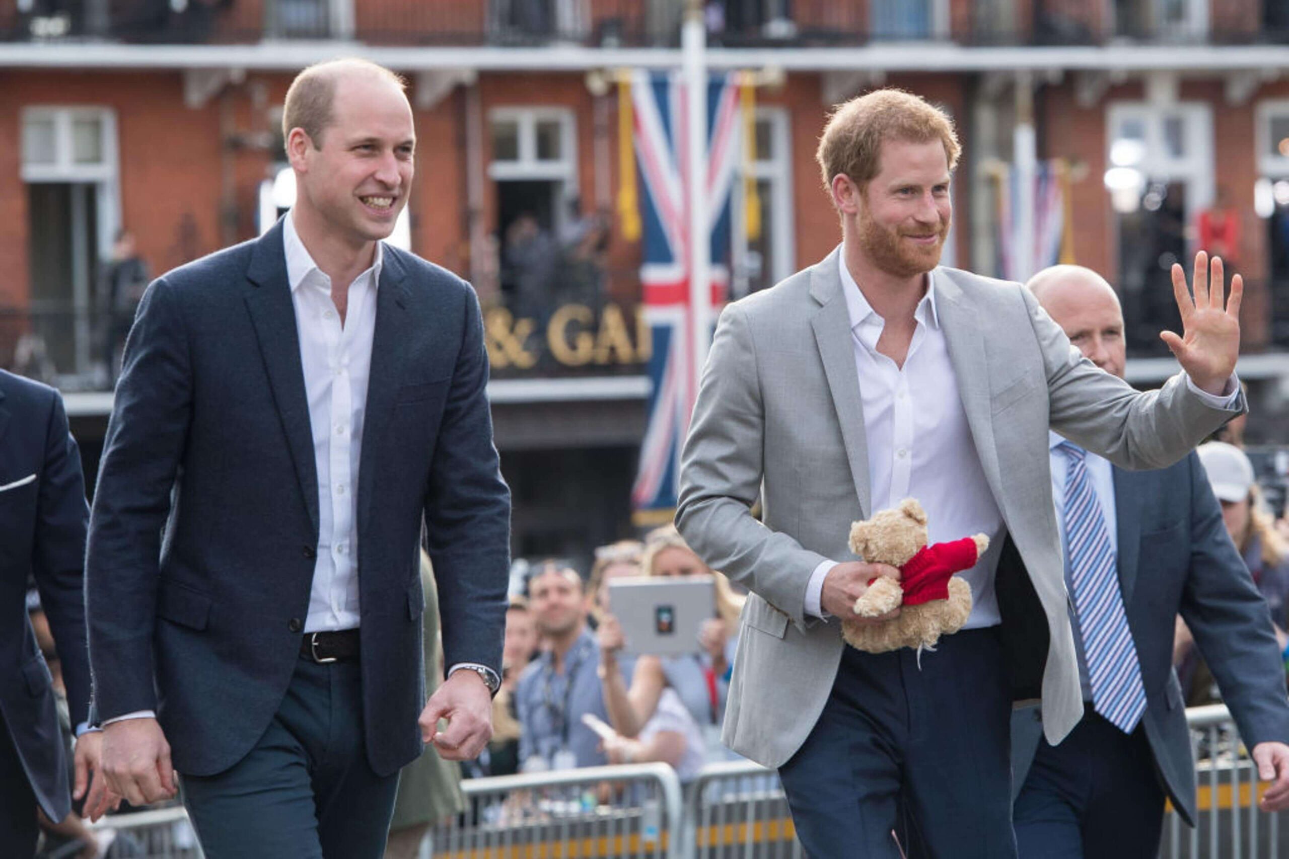 Le prince Harry prêt à se réconcilier avec le prince William ? "Avec tout ce qui se passe dans le monde"… 